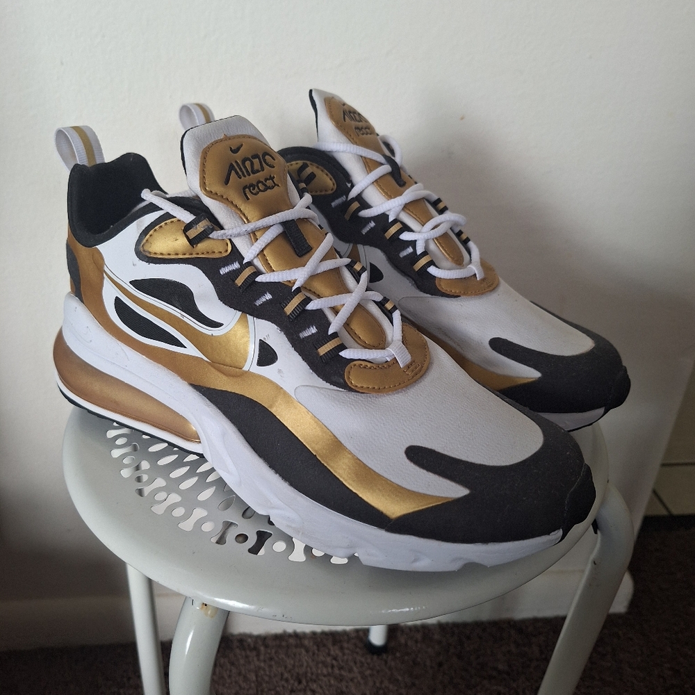 Nike Air Max 270 Men's Athletic Shoes - Gold, Black, and White